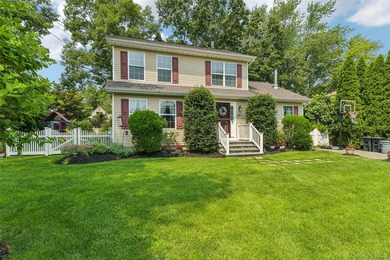 15yr Young Colonial On Dead End In Miller Place Schools Awaits! - photo 28