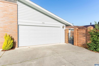 Strait Juan de Fuca  Townhome/Townhouse Active Under Contract in Sequim Washington