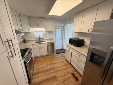 Just listed is this 2-bedroom 2-bathroom quality remodel in - photo 5