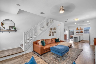 Stunning and desirable END-UNIT townhome in the gated community - photo 12
