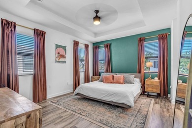 Stunning and desirable END-UNIT townhome in the gated community - photo 16