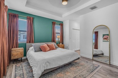 Stunning and desirable END-UNIT townhome in the gated community - photo 17