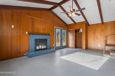 Welcome home to this beautifully renovated gem! Light-filled - photo 19