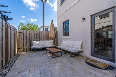 Stunning and desirable END-UNIT townhome in the gated community - photo 19
