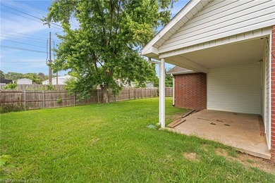 Looking for your first place? This 3 bedroom 2 bath home would - photo 22