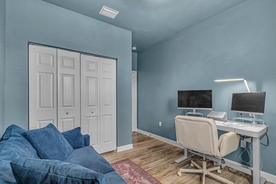 Stunning and desirable END-UNIT townhome in the gated community - photo 25