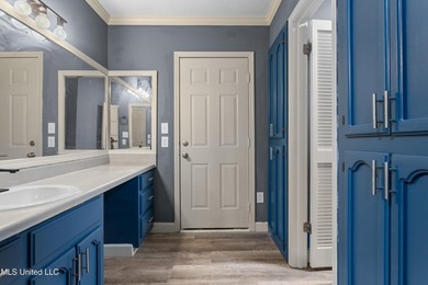 Welcome home to this beautifully renovated gem! Light-filled - photo 26