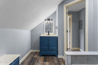 Welcome home to this beautifully renovated gem! Light-filled - photo 40