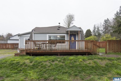 Strait Juan de Fuca  Home Active Under Contract in Port Angeles Washington