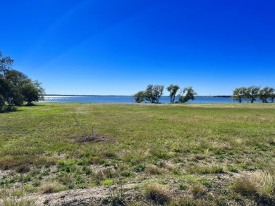 1+ Acre Waterfront Lot on Richland Chambers Lake! - photo 6
