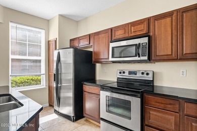 Beautiful corner end unit in desirable Esplanade at Town Center - photo 11