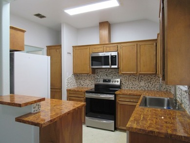 Investors, solid brick home great for long term investment. 3 - photo 11
