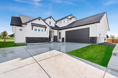 Experience luxury and leisure in The Maple by Tresidio Homes, an - photo 1
