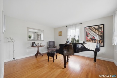 Thoughtfully designed for both comfortable everyday living and - photo 4
