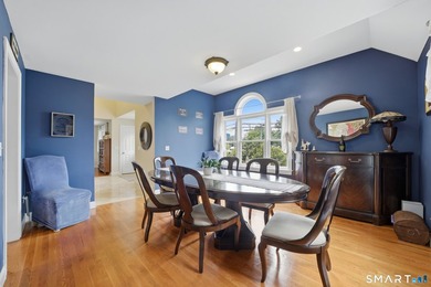 Thoughtfully designed for both comfortable everyday living and - photo 6