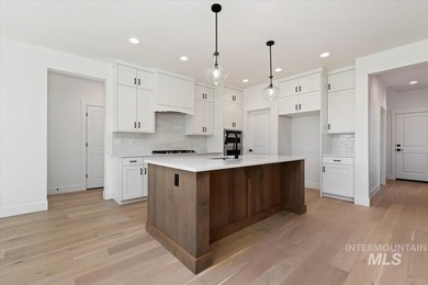 Experience luxury and leisure in The Maple by Tresidio Homes, an - photo 9