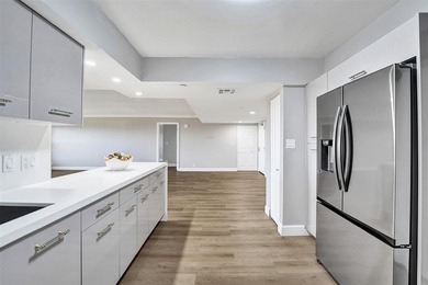 Fully renovated 2-bedroom, 2-bath condo in the Tower at Port - photo 12