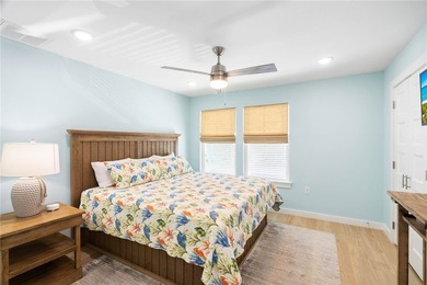 Welcome to LITTLE BAY LANDING, a beautifully renovated 24-unit - photo 14
