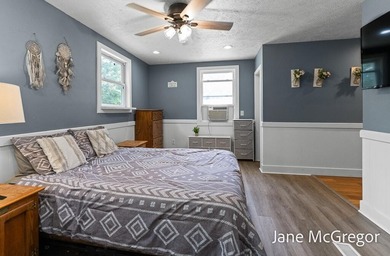 This spacious home has a lot to offer and a great floor plan - 3 - photo 22