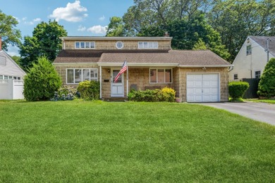 Guggenheim Lake Home Sale Pending in North Babylon New York