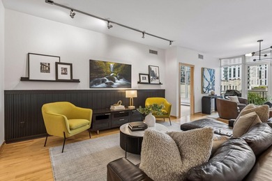 Rare opportunity to own a beautifully updated three-bedroom - photo 11
