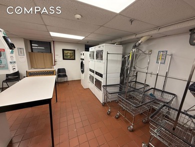 This unit requires a complete renovation: Kitchen, bath, windows - photo 14