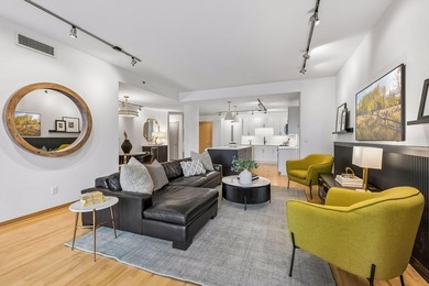 Rare opportunity to own a beautifully updated three-bedroom - photo 14