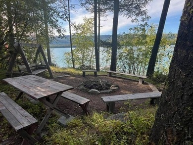 Just what you've been waiting for! Nestled along the - photo 10