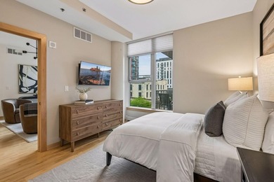 Rare opportunity to own a beautifully updated three-bedroom - photo 25