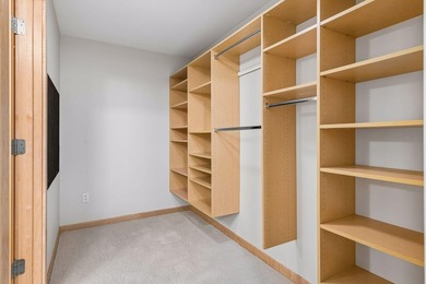 Rare opportunity to own a beautifully updated three-bedroom - photo 33