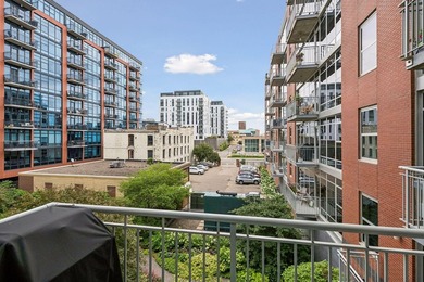 Rare opportunity to own a beautifully updated three-bedroom - photo 37