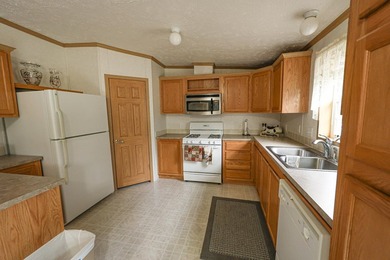 Approx. 40 acres of beautiful land that consists of a mixture of - photo 6