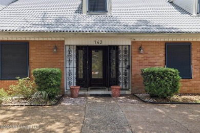 Coastal living meets spacious luxury in this 6-bedroom, 4-bath - photo 8