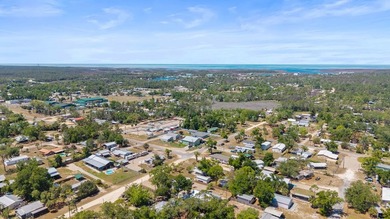 This charming coastal cabin in the heart of Steinhatchee offers - photo 28