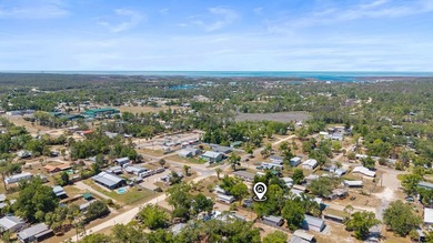 This charming coastal cabin in the heart of Steinhatchee offers - photo 29