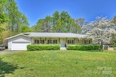 Lake Wylie Home Sale Pending in Charlotte North Carolina