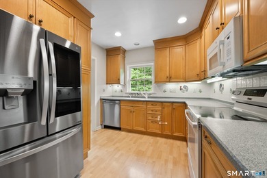 Enjoy resort-style living with access to the in-ground community - photo 5