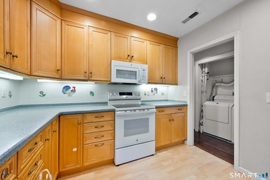 Enjoy resort-style living with access to the in-ground community - photo 6
