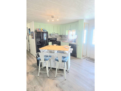 SELLER WILL CONSIDER ALL REASONABLE OFFERS This Fully Furnished - photo 3
