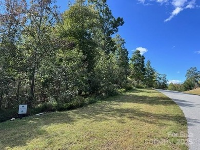 This 1.28 acre interior lot is located in the gated waterfront - photo 3