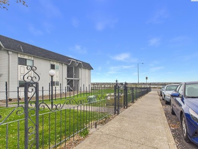 MLS# 291836 Charming 1BD/1BA condo with Columbia River views - photo 1