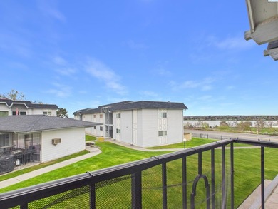 MLS# 291836 Charming 1BD/1BA condo with Columbia River views - photo 2