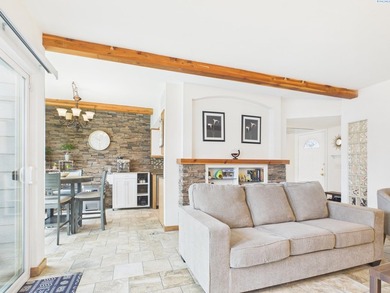 MLS# 291836 Charming 1BD/1BA condo with Columbia River views - photo 3