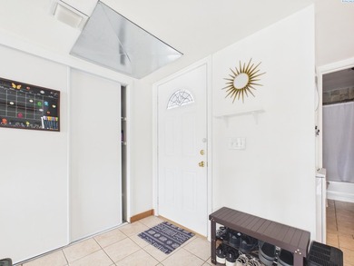 MLS# 291836 Charming 1BD/1BA condo with Columbia River views - photo 4