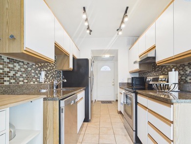MLS# 291836 Charming 1BD/1BA condo with Columbia River views - photo 6