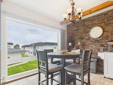 MLS# 291836 Charming 1BD/1BA condo with Columbia River views - photo 7