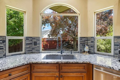 Enjoy the space, flexibility, and freedom this thoughtfully - photo 4