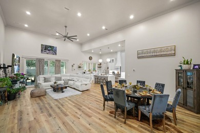 Bay Living! Tucked away on a quiet private road in the heart of - photo 10