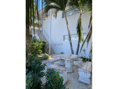 PRIME LOCATION 10-UNIT MULTI-FAMILY IN THE HEART OF MIAMI BEACH - photo 1