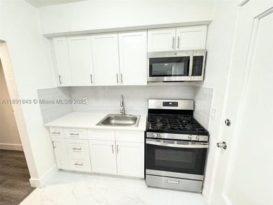 PRIME LOCATION 10-UNIT MULTI-FAMILY IN THE HEART OF MIAMI BEACH - photo 8